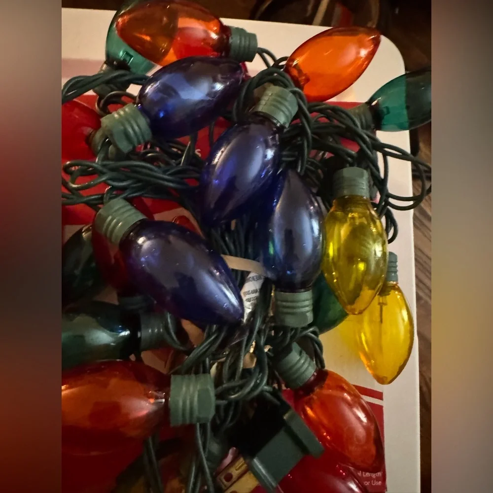 Incandescent C9 Multicolor Christmas Light Set of 4; 25 Count
